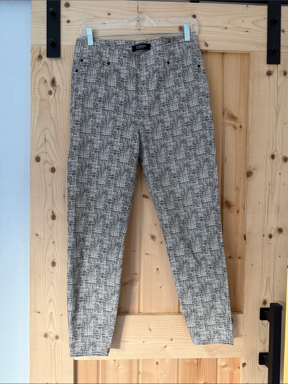 Liverpool pull on pant, size 6